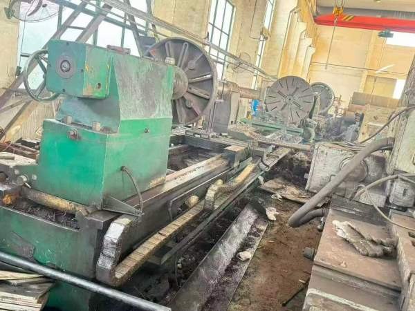 精品天水星火61160/8米车床，附件齐全，导轨970，要的.