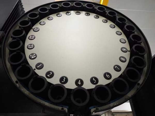 在位出售安徽新诺3015数控龙门、两线一硬、BT50主轴齿.