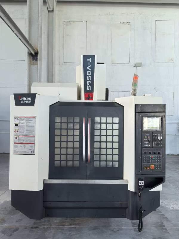 准新台群856s，三菱M80系统，主轴直连12000转，三轴线.