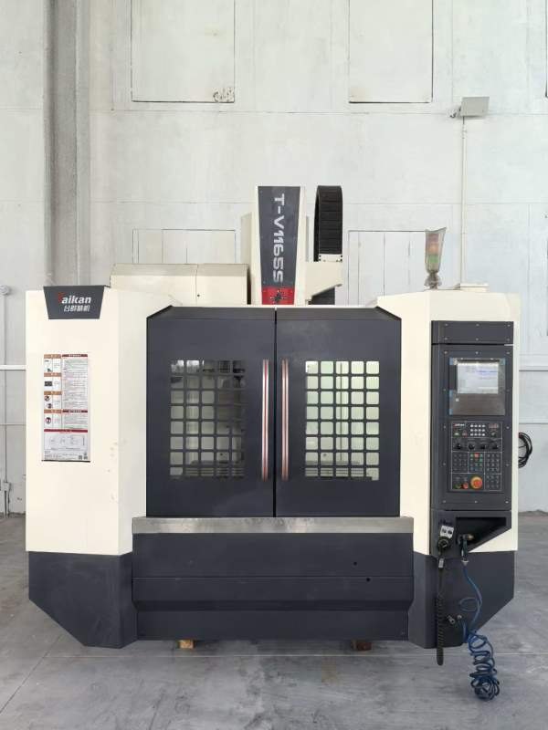 准新台群1165，发那科系统，主轴直连12000转，带24把.