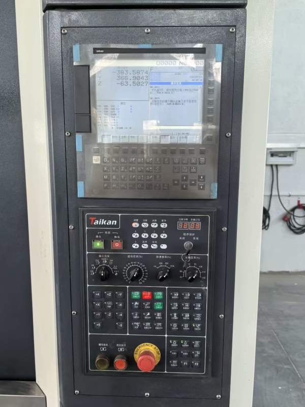 准新台群1165，发那科系统，主轴直连12000转，带24把.