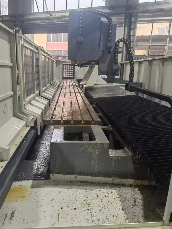 刚刚收到普拉迪6500型材加工中心，40主轴12000转，铸.