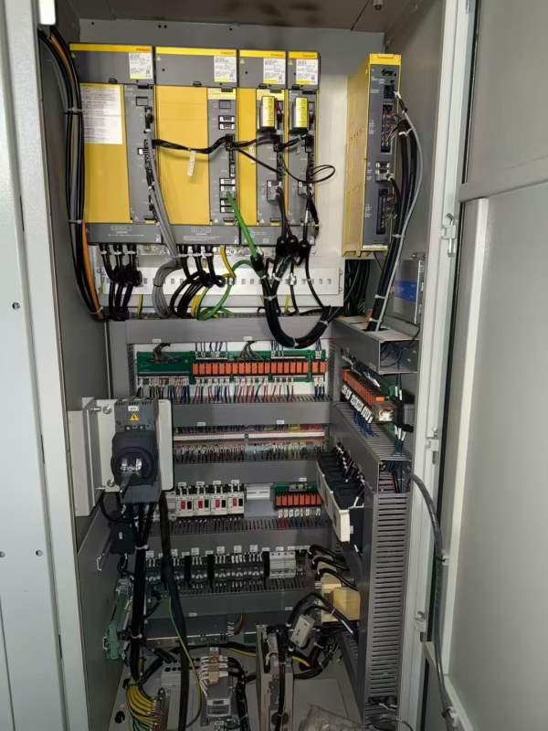 买下精品辛辛那提（海天合资）CFV900加工中心，加工行.