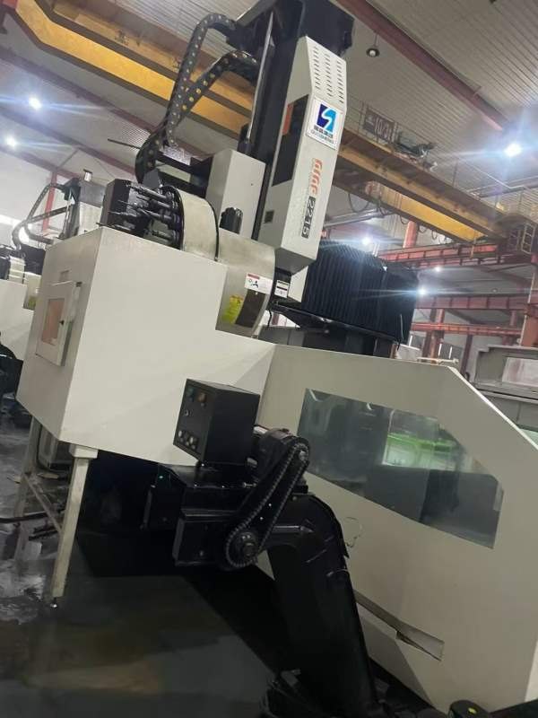 国盛3216龙门加工中心一台，工作台3.2米1.4米、门宽1..