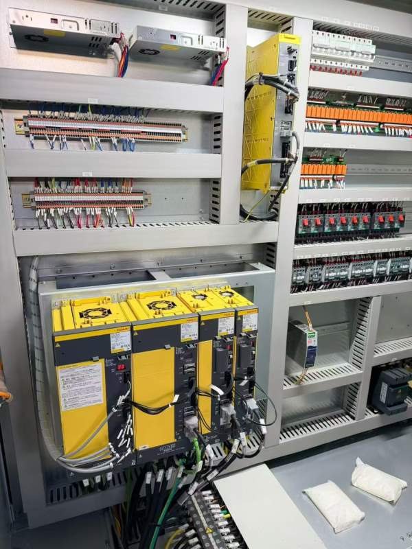 海天GRU8036龙门龙门加工中心，工作台80003000，龙门.