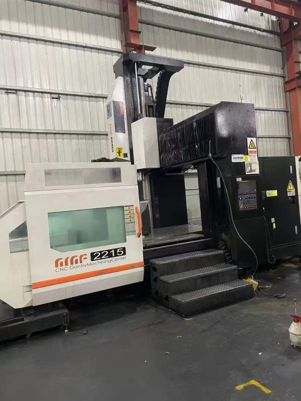 国盛2215。同款两台。工作台1.3米2.2米，门宽1.55米，.