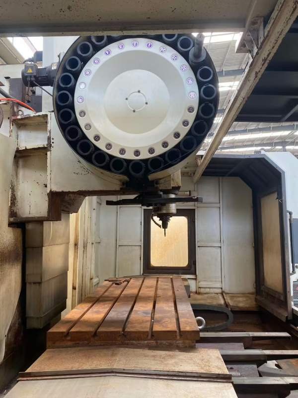 普什1890加工中心，三轴硬轨，bt50皮带主轴，导轨镜面.