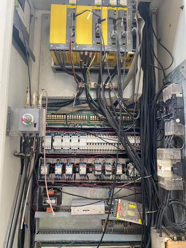 普什1890加工中心，三轴硬轨，bt50皮带主轴，导轨镜面.