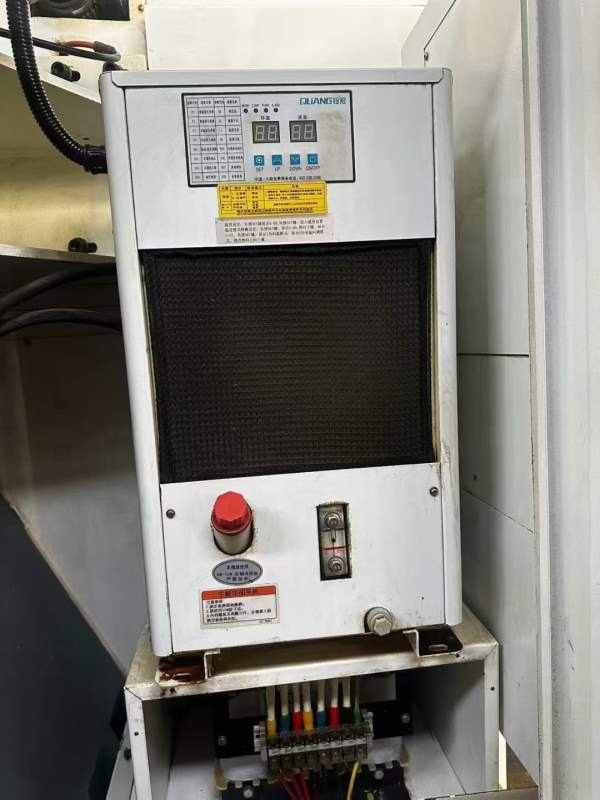 巨高VL850B立式加工中心三轴线轨.三菱M80系统BT40主轴.