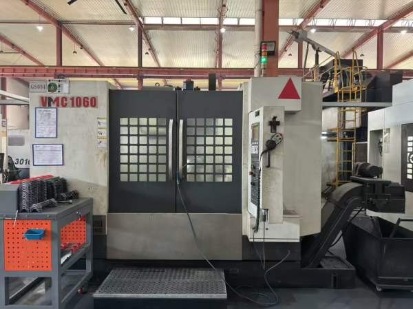 工厂在位出售国盛1060立加，发那科系统，24支刀，BT40.