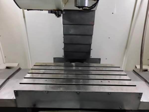 保银1160加工中心2022年 三菱M80系统三轴线轨BT40主轴.