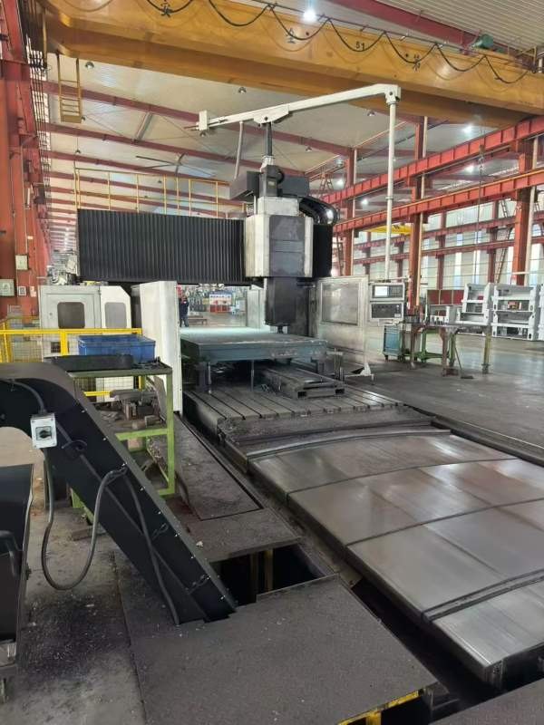 刚刚买下亚威6025龙门加工中心工作台2.4米6米，宽2.7.