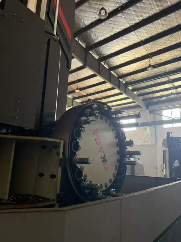 昆山尧工YG-2518门龙加工中心两一线硬轨导，YX55滚住.