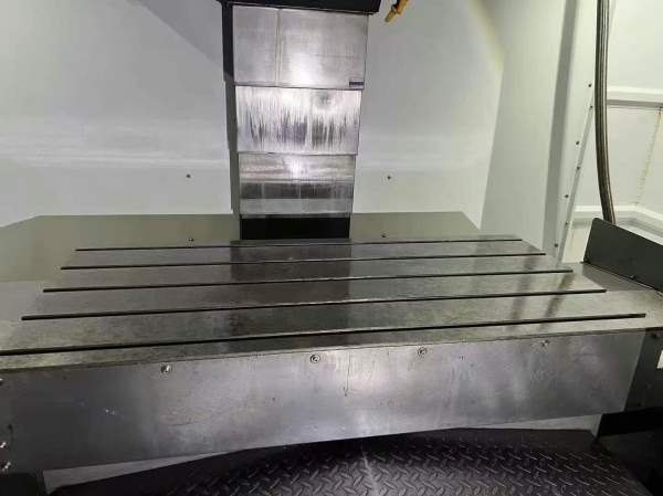 刚刚到货阿迈科1370加工中心，导轨两线一硬，Y轴四导.