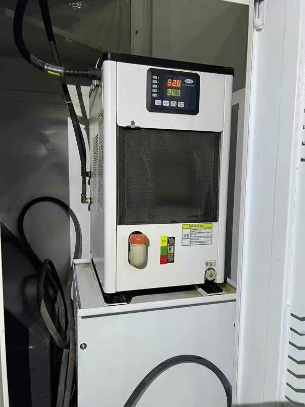 刚刚到货阿迈科1370加工中心，导轨两线一硬，Y轴四导.