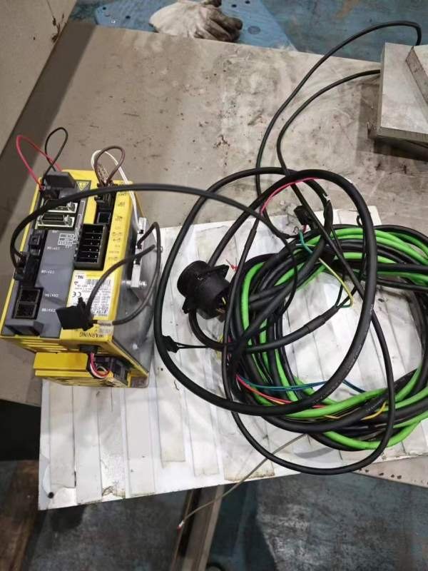 出售两套四轴、台湾恒望320四轴全套、台湾旭阳250四轴.