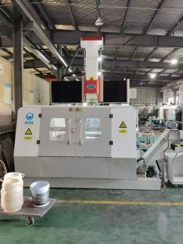 工厂在位，2022年旭泰2515两线一硬龙门加工中心，厂里.