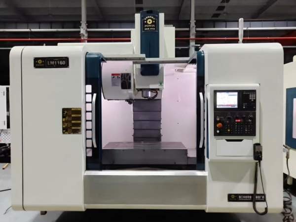 新到一台2022年保银1160加工中心，三菱M80，BT40主轴.