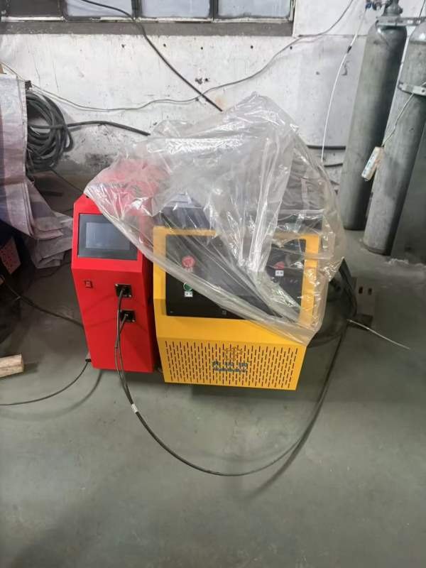 2025年生产，几乎全新，2000瓦激光焊机，出售