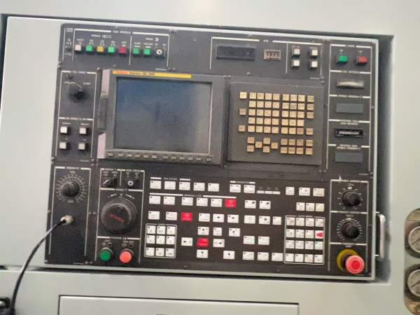 韩国起亚双主轴车削中心SKT200TTSY年份：2012控制类型.