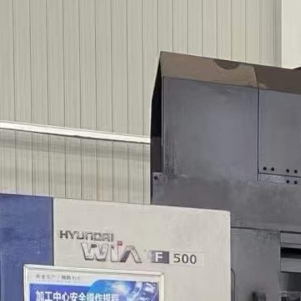 2018年威亚F500加工中心，三轴线轨，发那科系统，bt40.