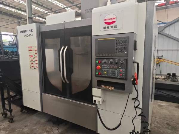 出售一台855加工中心，2020年购入，三轴银泰滚柱线轨.