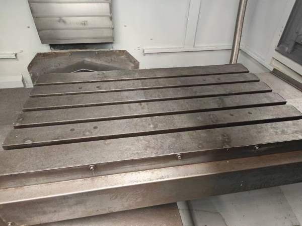 出售一台855加工中心，2020年购入，三轴银泰滚柱线轨.