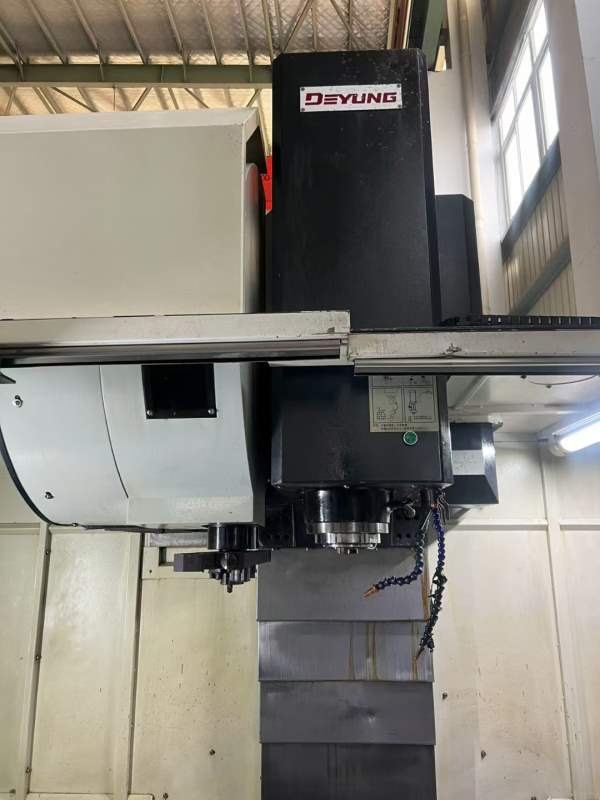 德阳1265加工中心，三轴行程X/Y/Z行程：1250/650/600m.