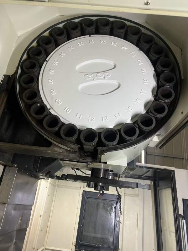 德阳1265加工中心，三轴行程X/Y/Z行程：1250/650/600m.