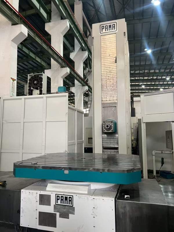 帕马3800160数控镗床工作台参数：工作台2200/1800轴行.