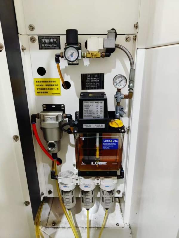 新到一台2018年机王永进NCV-56AM模具加工中心，永进MX.