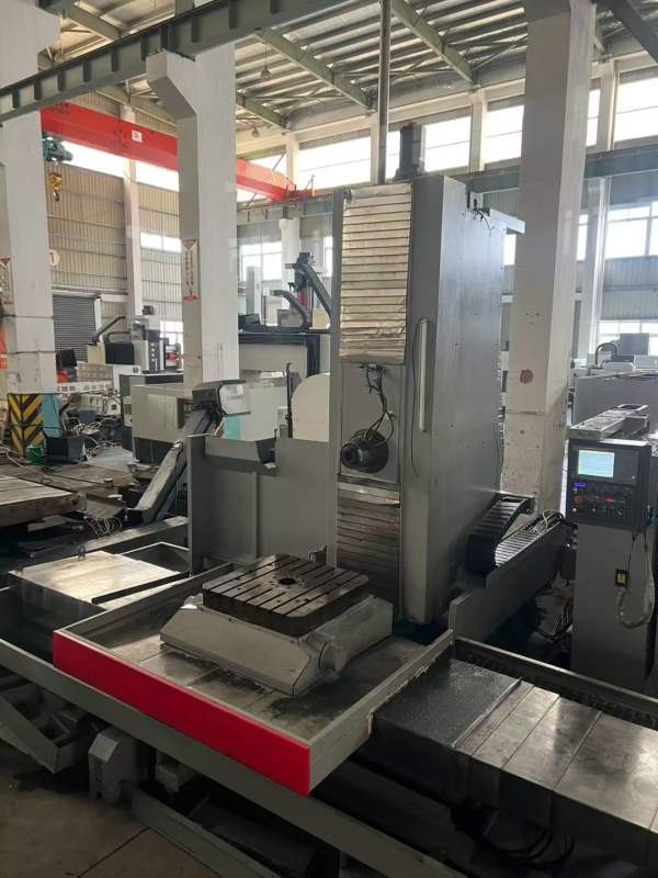 铁正WHY1800数控镗床，工作台800/800，BT50齿轮头，主.