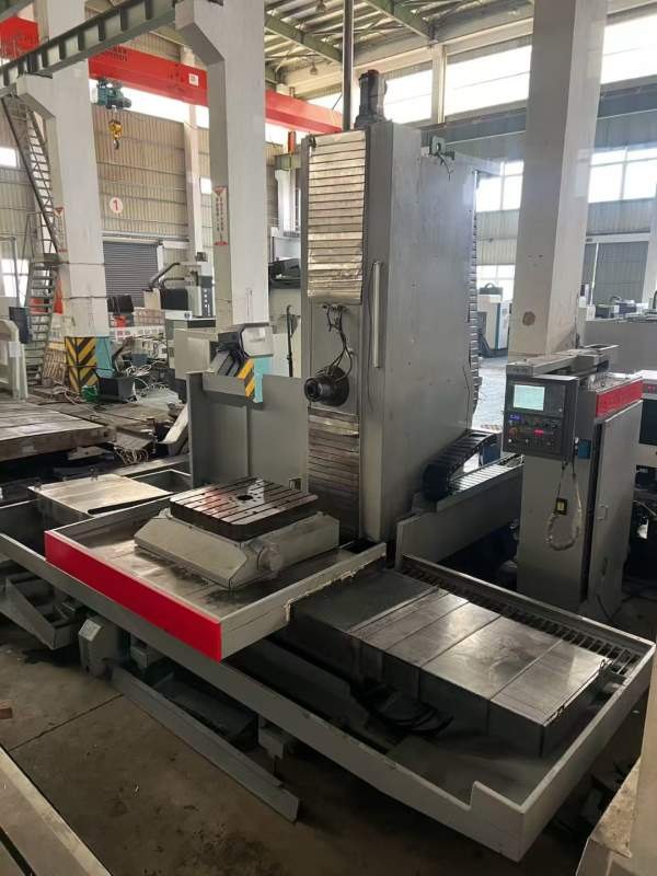 铁正WHY1800数控镗床，工作台800/800，BT50齿轮头，主.