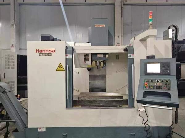 昆山仓库大量现货出售需要的客户联系大量求购数控设备.