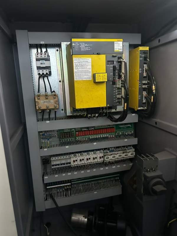 同款两台皖南540加工中心。