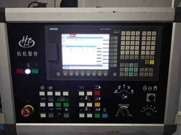 溧阳工厂还有一台杭州2512龙门平面磨工作台2500/1250.