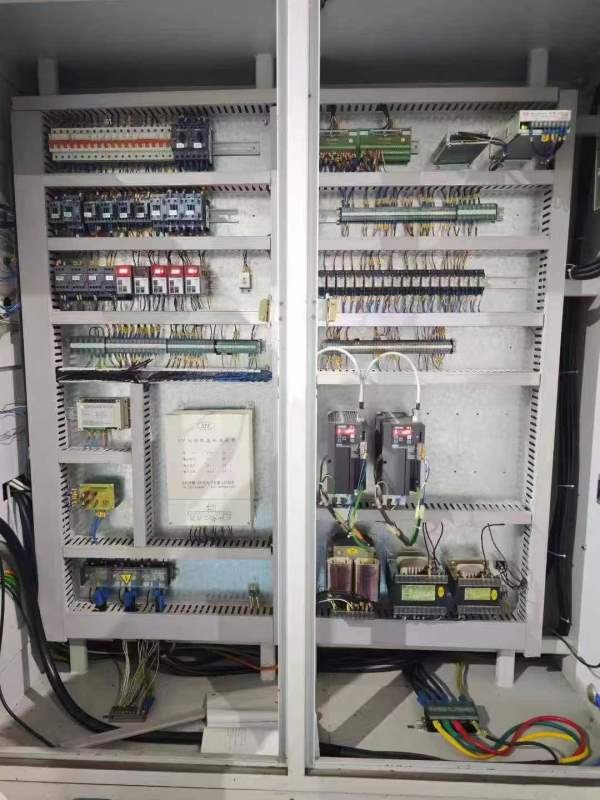 溧阳工厂还有一台杭州2512龙门平面磨工作台2500/1250.