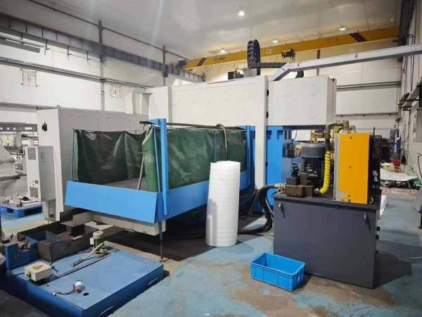 溧阳工厂还有一台杭州2512龙门平面磨工作台2500/1250.