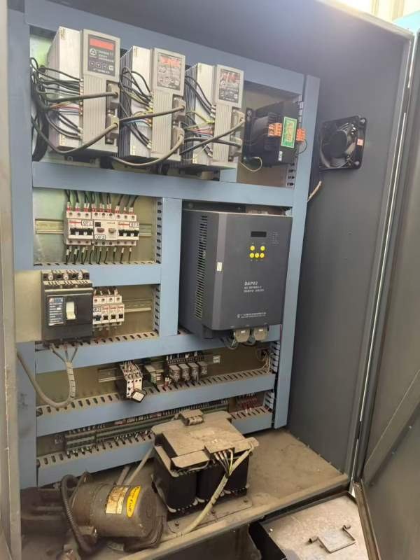 19888秒杀威达7132数控铣床，主轴BT40，广数系统，三.