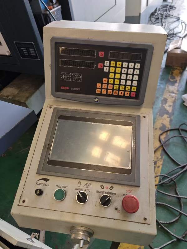 准新机:上海启哲618数控磨床，低价