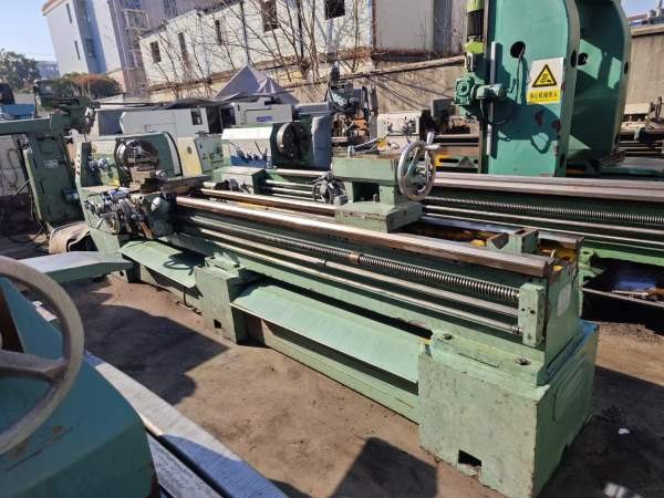 精品广州南方CN6250B3米车床，带马鞍，82mm主轴孔，长.