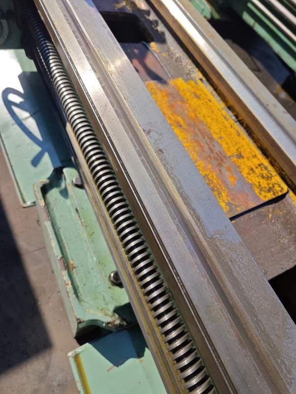 精品广州南方CN6250B3米车床，带马鞍，82mm主轴孔，长.