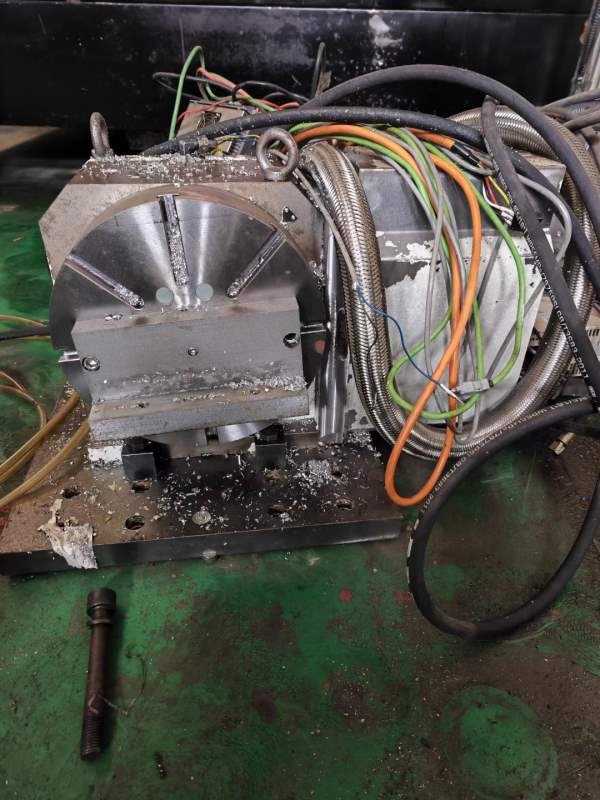 320四轴转台一套，华中电机，需要联系我