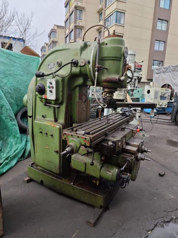 新到2014年5032立铣，带数显，低价处理