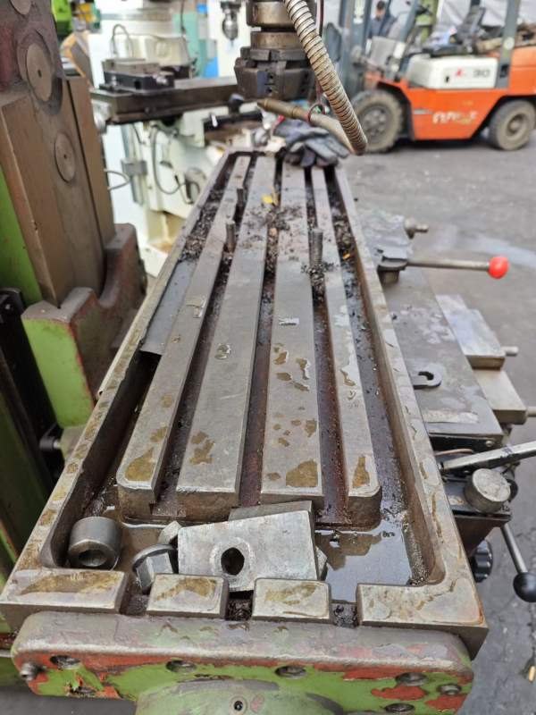 新到2014年5032立铣，带数显，低价处理