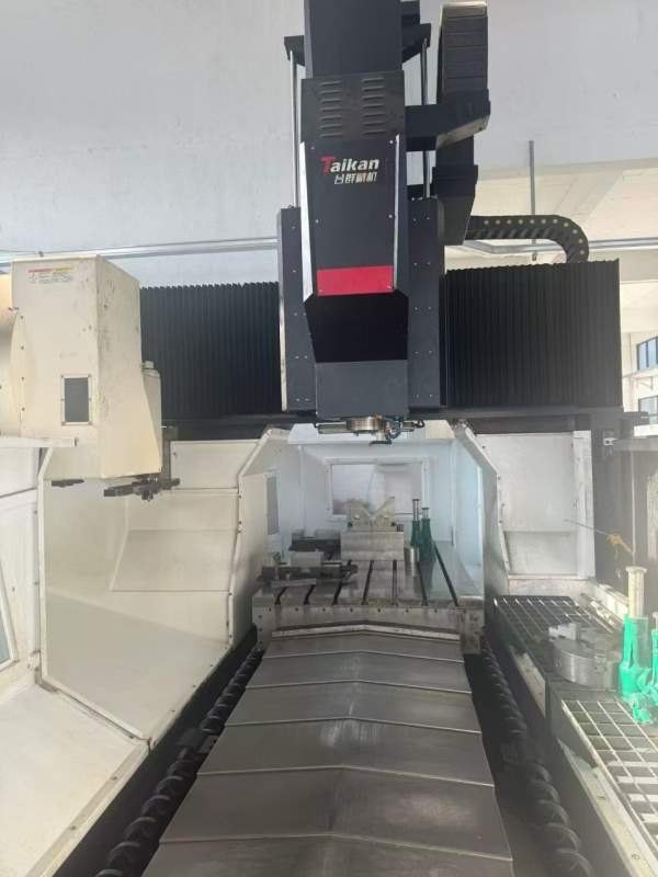 台群1220龙门加工中心2米龙门三轴滚柱线轨发那科0i-MF.