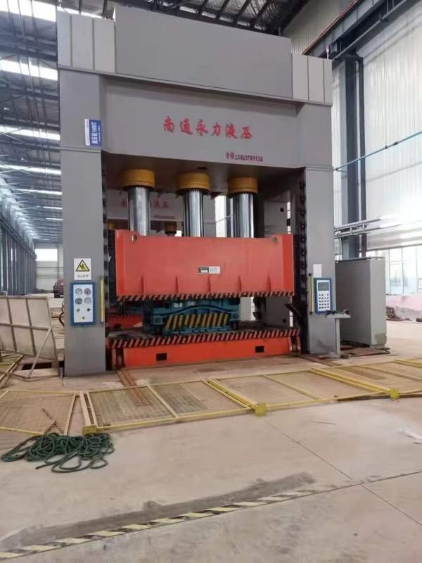 安装未用2300吨框架液压机移动工作台多点顶出台面4.8.