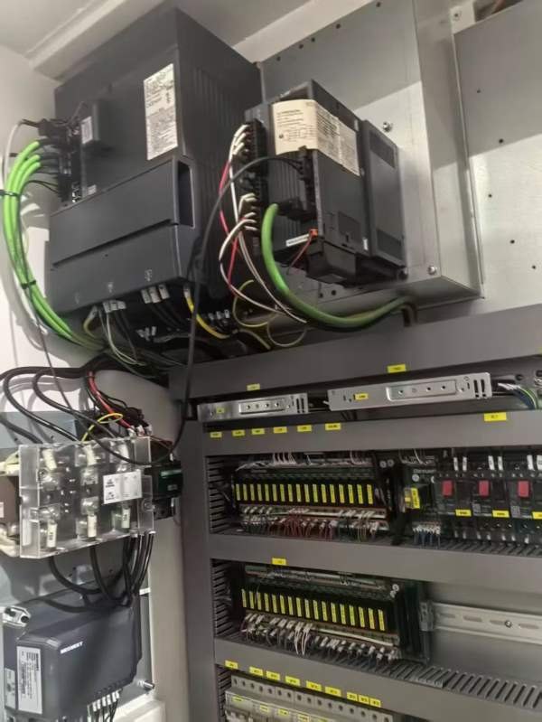 2024年德扬1160加工中心，三线带刀库，带255四轴，三.