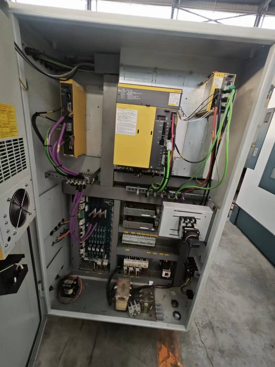 两台程泰GLS1500数控车床，8寸液压卡盘，12工位刀塔，.