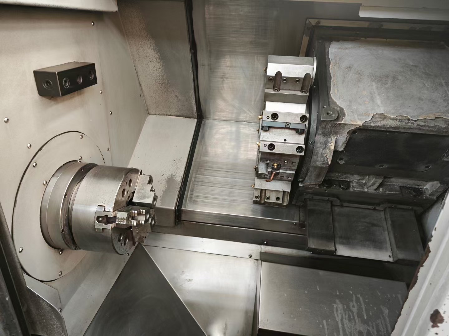 九成新津上M08JII数控车床，2018年出厂，8寸卡盘，8工.